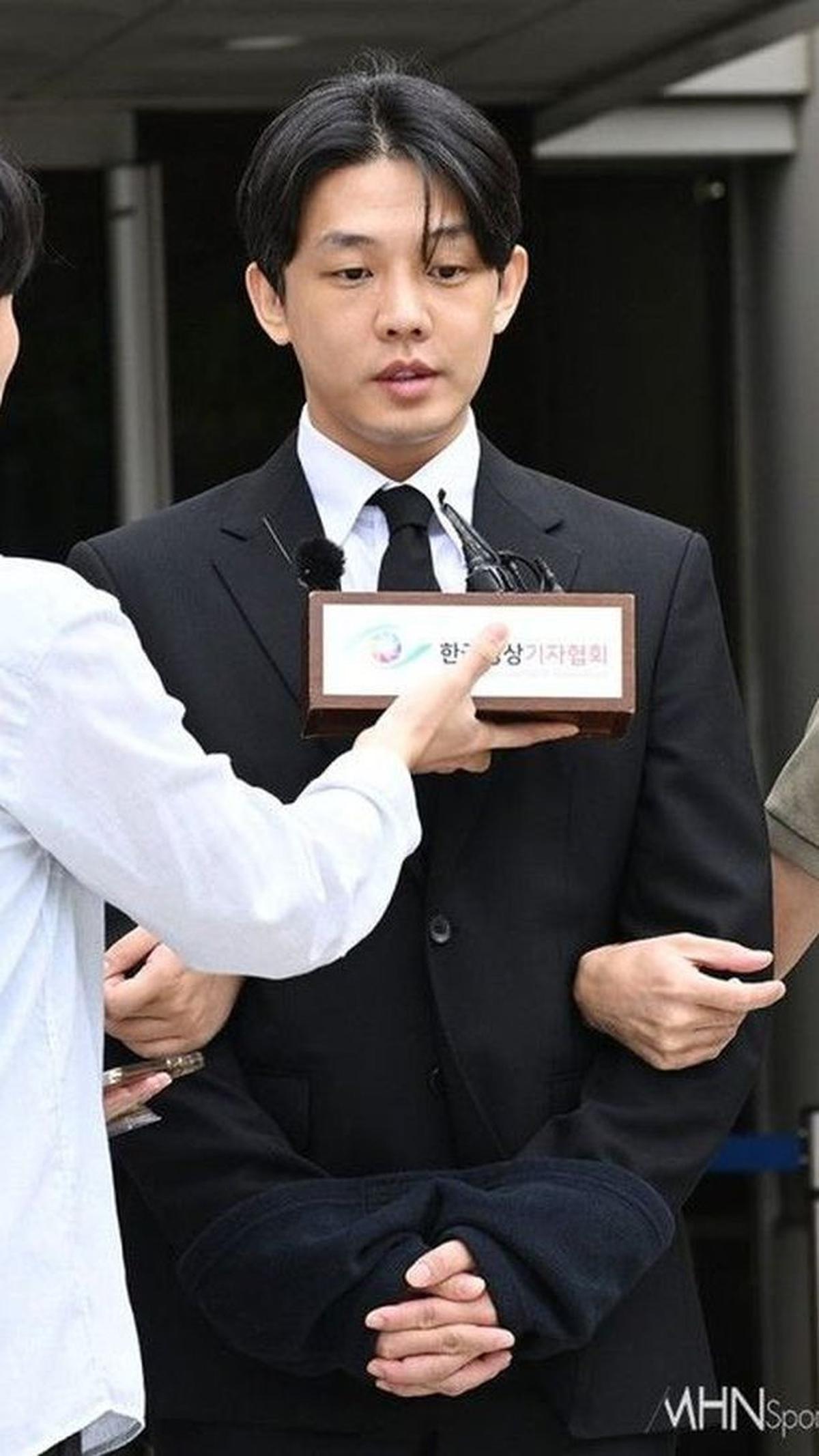 Aktor Yoo Ah In, yang kini menjadi pusat sorotan di Korea Selatan, tidak hanya dihadapkan pada kasus penyalahgunaan narkoba, tetapi juga berbagai tuduhan lain yang mencengangkan.&nbsp;