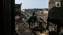 Sebelumnya, kebakaran terjadi di permukiman warga di Kapuk Muara, Penjaringan, Jakarta Utara, kemarin. Akibatnya ratusan rumah terdampak. Sebanyak seribuan orang dilaporkan mengungsi imbas kebakaran tersebut. (Liputan6.com/Johan Tallo)