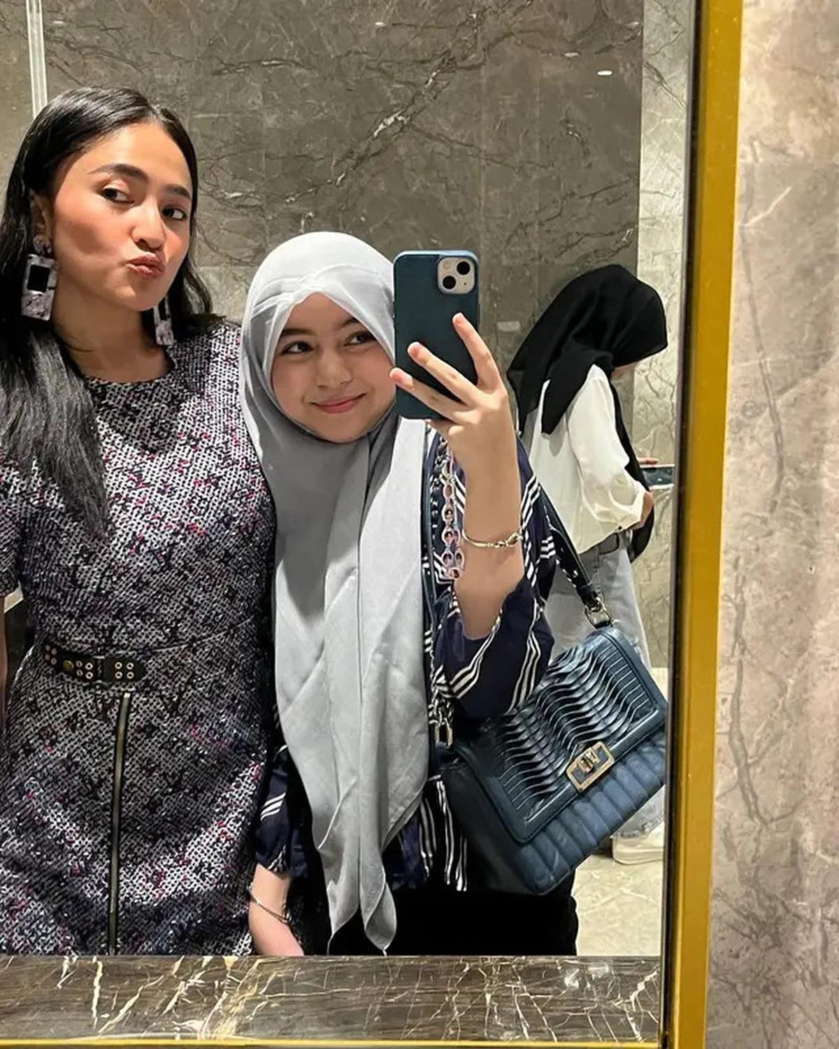 10 Potret Kebersamaan Marshanda dan Sienna, Selalu Kompak di Berbagai Momen