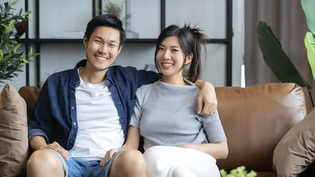pasangan cinta bahagia