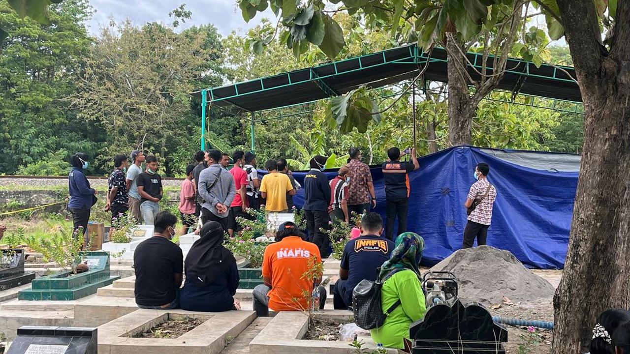 Makam Siswa SMKN 4 Semarang Dibongkar, Kakek Korban Kaget Cucunya Ditembak Polisi: Dia Anak Baik