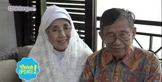 Tawa canda Nani Wijaya dan Ajip Rosidi setelah resmi jadi pasangan suami istri