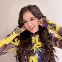 6 Potret Cantik Putri Una yang Awet Muda Seperti ABG. (Foto: instagram.com @putriuna)