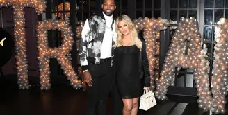 Khloe Kardashian mulai merasa nyaman dengan kesempatan kedua yang ia berikan pada Tristan Thompson usai skandal perselingkuhan. (In Touch Weekly)