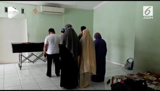 VIDEO: Suasana Salat Jenazah Ibunda Roro Fitria