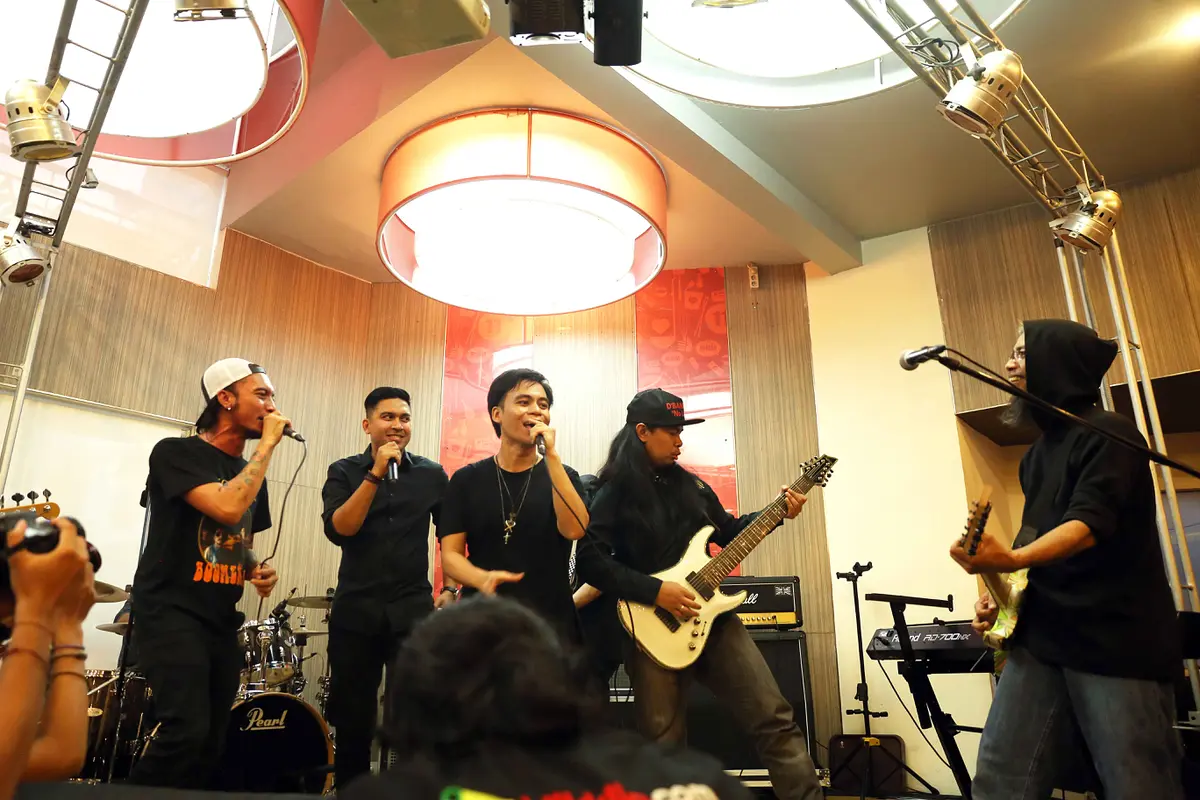 [Bintang] Launching album 3 To Rock 