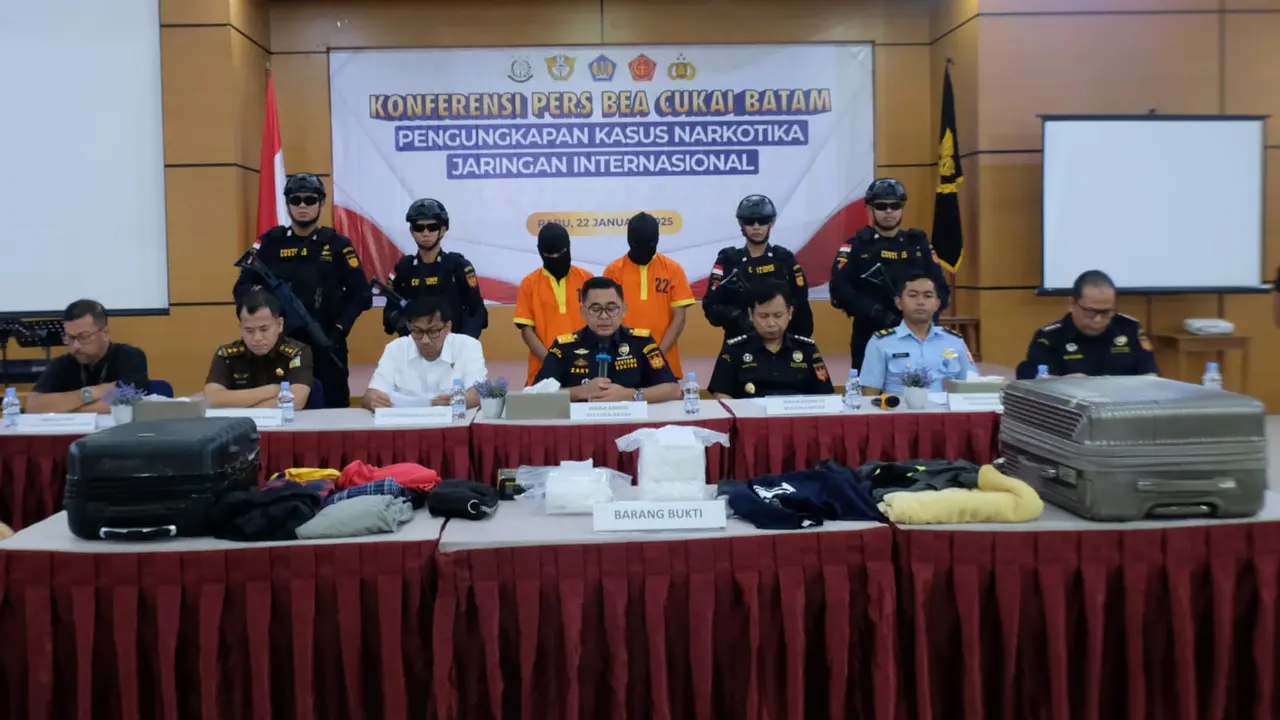 Bea Cukai Batam gagalkan upaya penyelundupan narkotika dalam dua koper calon penumpang pesawat di Bandara Internasional Hang Nadim pada Jumat, 10 Januari 2025. (Istimewa)