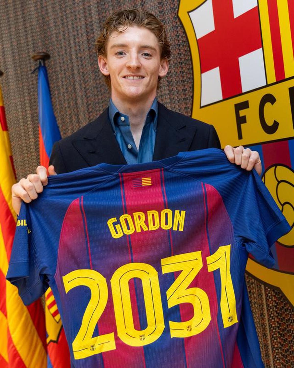 Resmi! Anthony Gordon Jadi Milik Barcelona