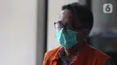 Mantan Direktur Utama PTDI, Budi Santoso bersiap meninggalkan Gedung KPK Jakarta, Senin (7/9/2020). KPK memperpanjang masa penahanan Direktur Utama PTDI, Budi Santoso. (Liputan6.com/Helmi Fithriansyah)