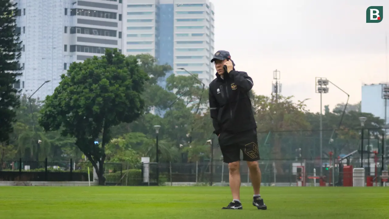 Foto: Timnas Indonesia Kena Kecoh Hujan saat Latihan Jelang Hadapi Vietnam di Piala AFF 2022, Sudah Balik tapi Ditelpon Kembali ke Lapangan