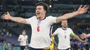 Gelandang timnas Inggris, Harry Maguire berselebrasi setelah mencetak gol kedua timnya ke gawang Ukraina pada perempat final Euro 2020 di Stadion Olimpiade, Roma, Italia, Minggu (4/7/2021) dini hari WIB. Inggris lolos ke semifinal usai menang 4-0atas Ukraina. (AP Photo/Alessandra Tarantino, Pool)