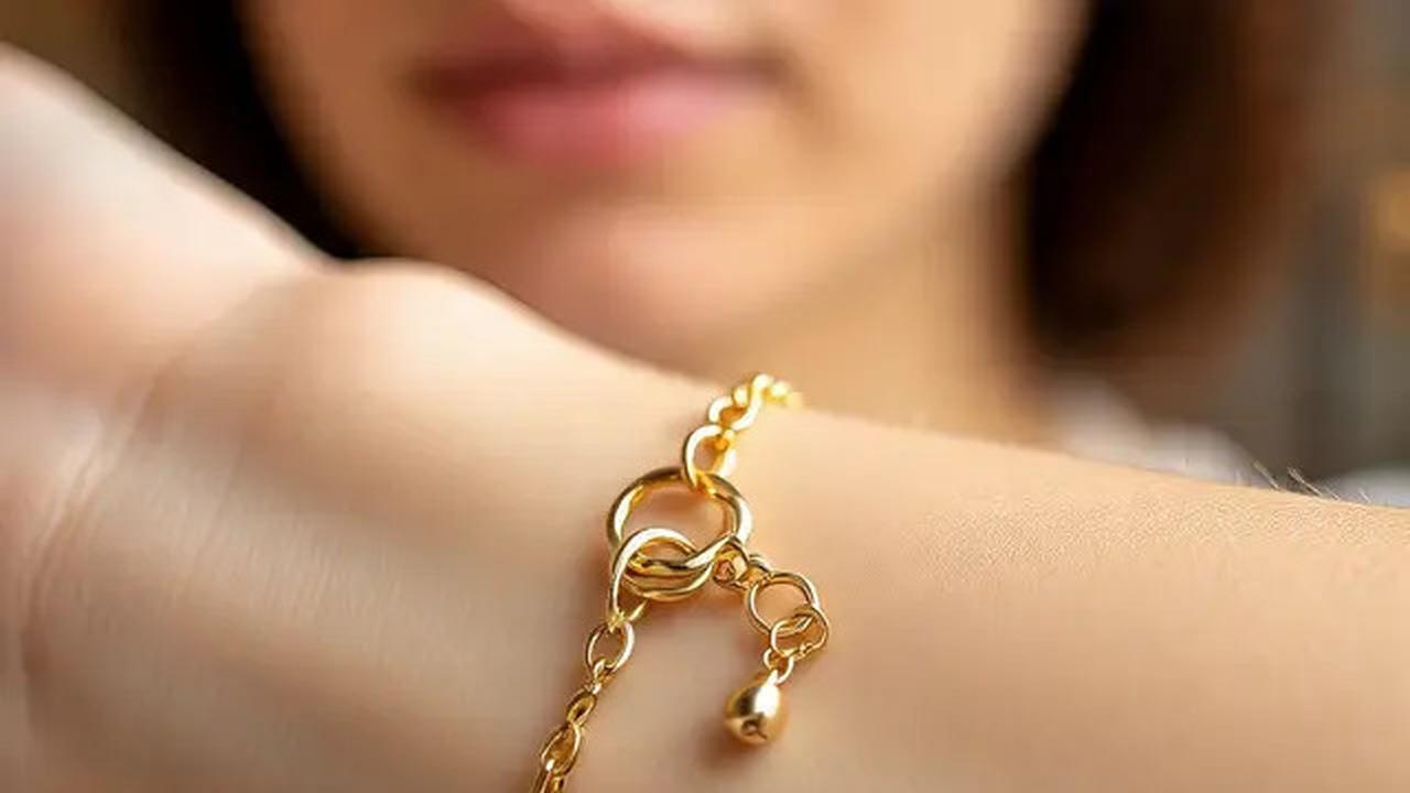 Lebih Baik Beli Dua Gelang Ringan atau Satu yang Lebih Mewah? Simak Dulu Ini