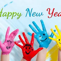 Bingung ngasih ucapan tahun baru 2018 untuk orang-orang kesayangan? Kamu bisa melihat ini kok. (Foto: quotessquare.com)