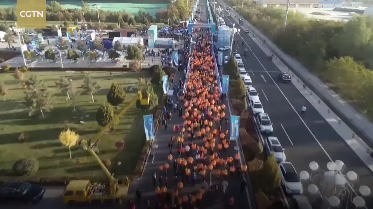 Maraton di Gansu, China.