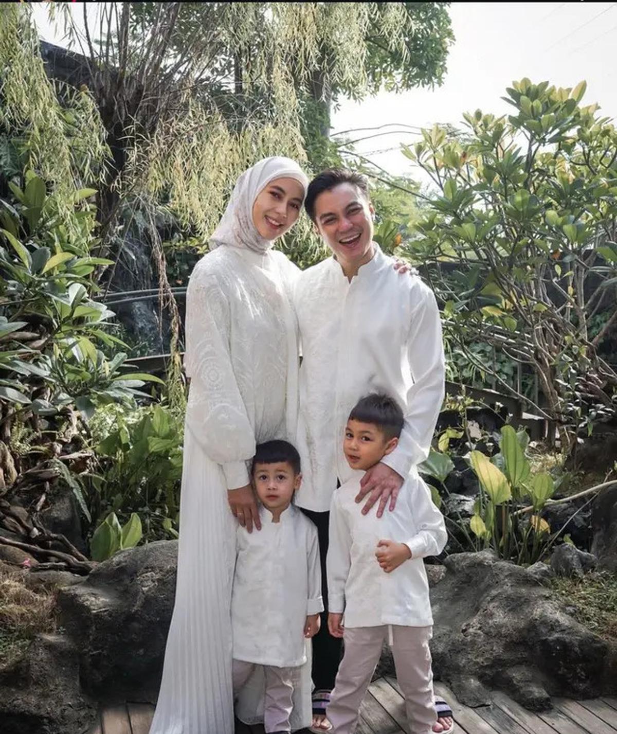 7 Potret Paula Verhoeven Mulai Berhijab, Awal Pisah Rumah dengan Baim Wong