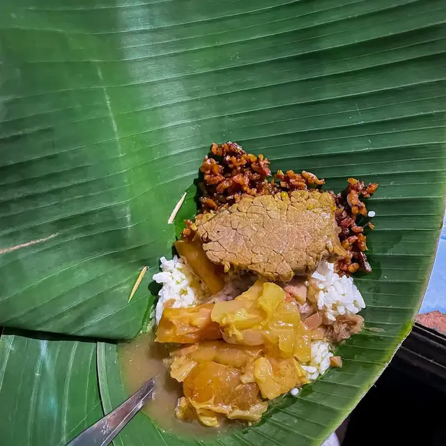 6 Rekomendasi Nasi Kikil di Jombang, Kuliner Legendaris Cita Rasa Menggoda