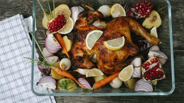 Resep Herb Roasted Chicken dengan Sayuran Ala Resto