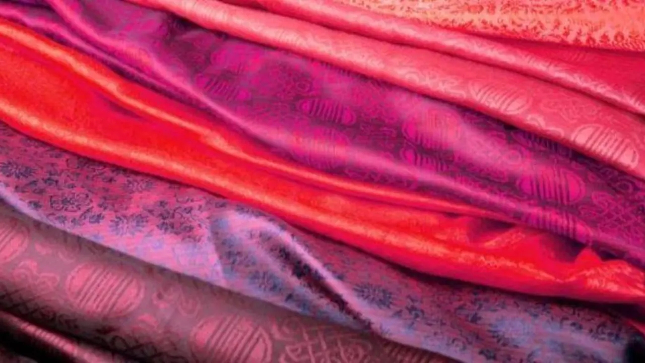Tren Hijab: Tips Memilih Bahan Hijab yang Nyaman Dipakai