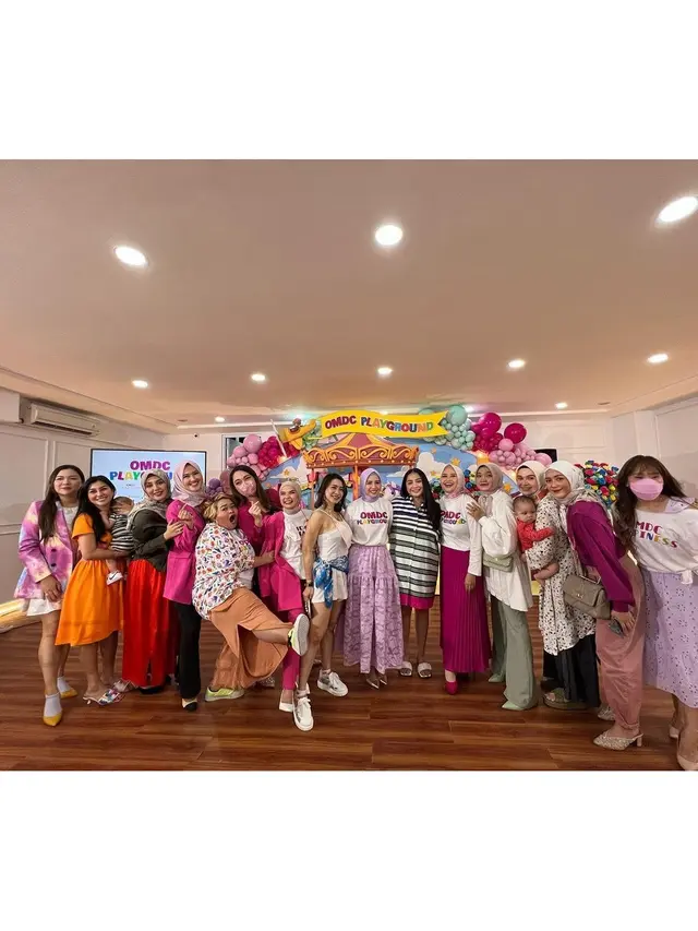 7 Potret Acara Peluncuran OMDC Playground Tya Ariestya, Meriah Bertabur Bintang