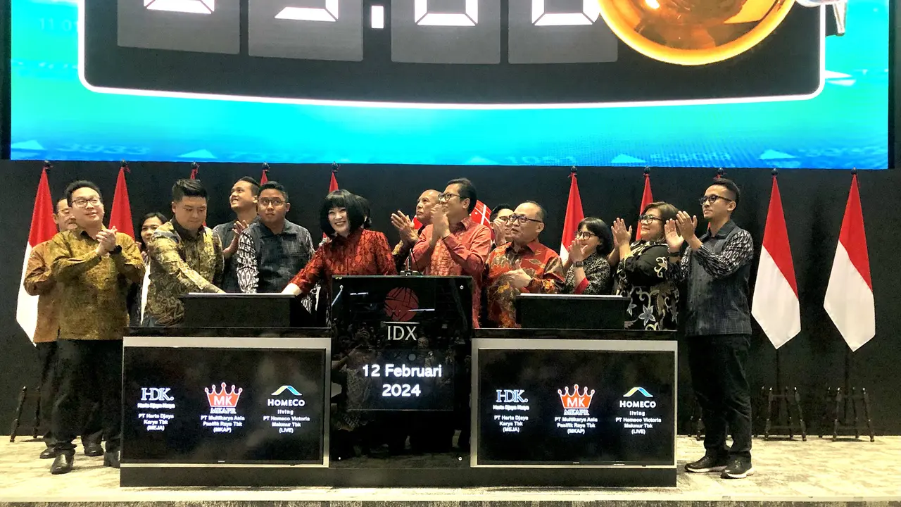 Pencatatan perdana saham MEJA, MKAP, dan LIVE pada Senin, (12/2/2024). (Foto: Liputan6.com/Pipit IR)