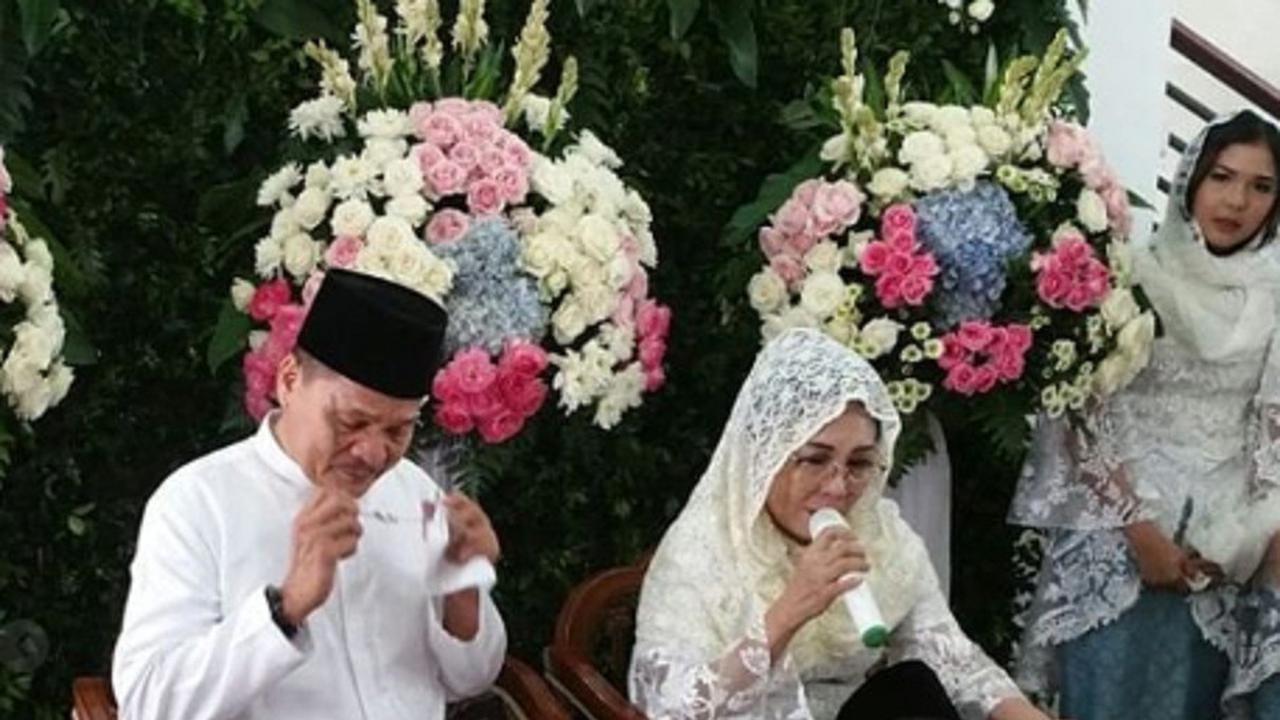 [Bintang] Raditya Dika dan Anissa Aziza