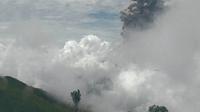 Ilustrasi - Erupsi Gunung Merapi. (Foto: Liputan6.com/Wisnu Wardhana)