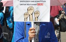 FOTO: Aksi Pemilu Damai 2024: Mahasiswa se-Indonesia Serukan Stop Berita Hoaks, Kecurangan Pemilu hingga Money Politik di Patung Kuda