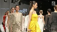 Intip berbagai koleksi busana Jeffry Tan yang berkolaborasi dengan Serasoft di panggung JFW 2018.