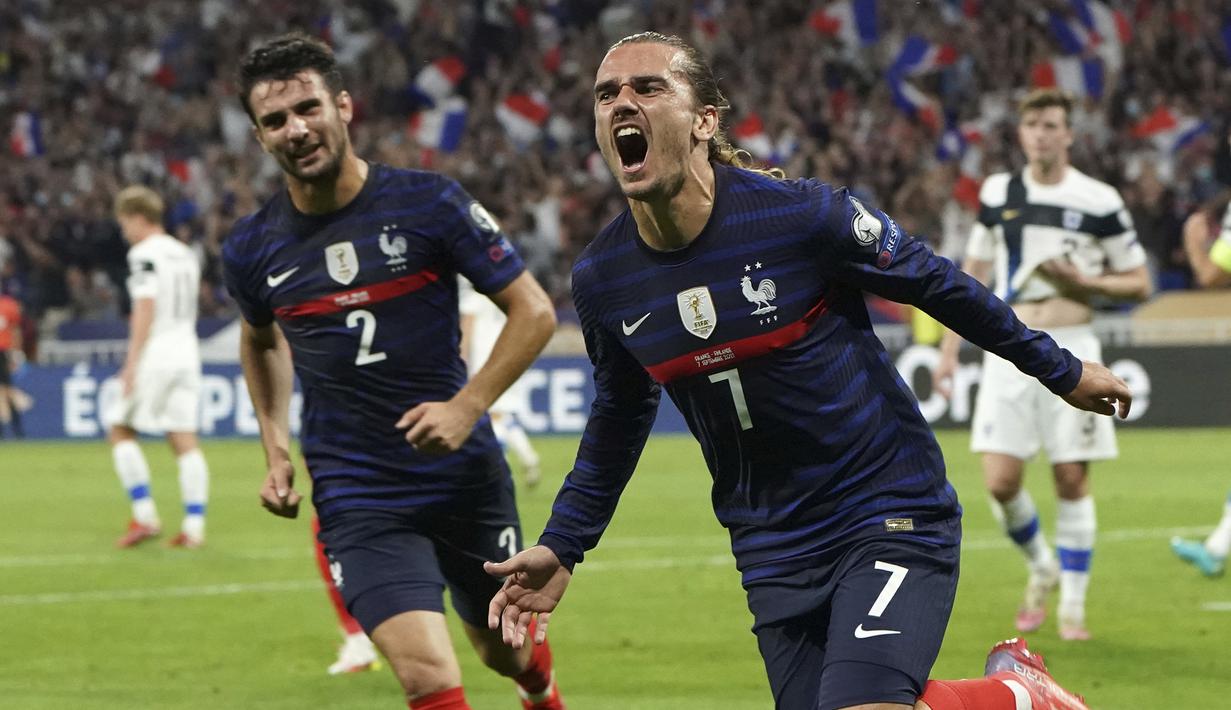 Antoine Griezmann, striker Prancis yang baru saja dipinjamkan Barcelona ke Atletico Madrid mencetak dua gol kemenangan Les Bleus atas Finlandia dalam laga Kualifikasi Piala Dunia 2022 Grup D Zona Eropa di Groupama Stadium, Lyon, Selasa (7/9/2021). (Foto: AP/Laurent Cipriani)