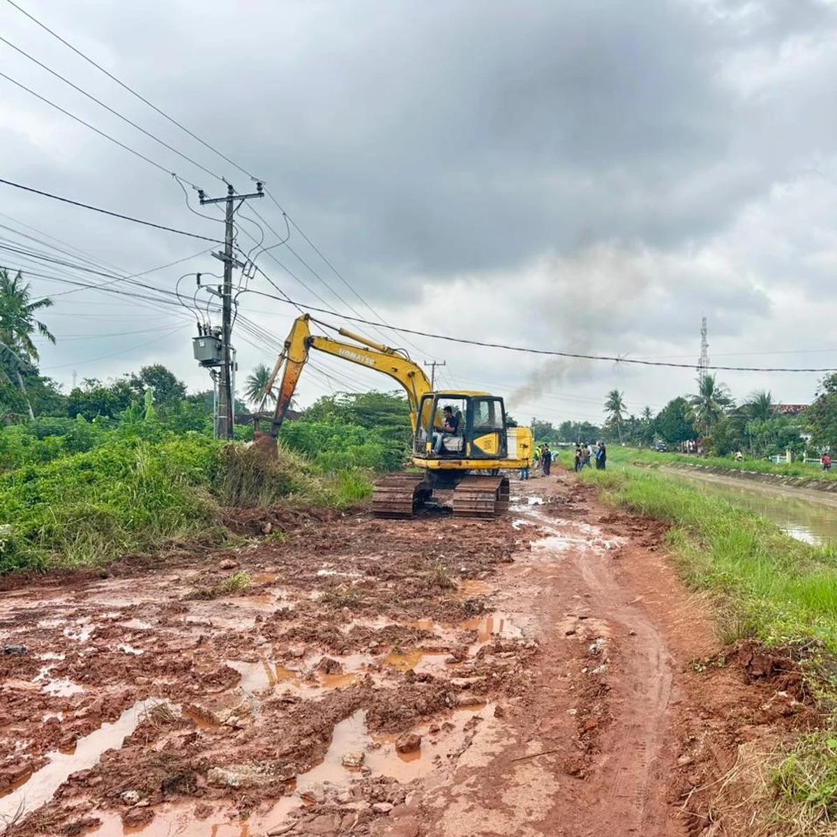 Perbaikan jalan lampung timur