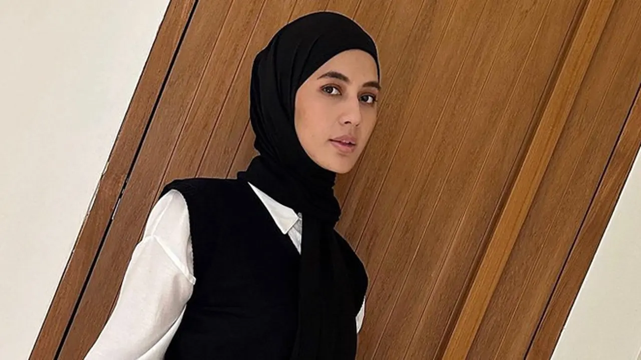 7 Potret Paula Verhoeven yang Makin Sering Tampil Berhijab, Banjir Pujian