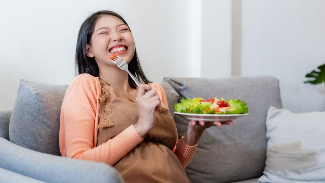Kunyah Buah dan Sayur Penghilang Bau Mulut