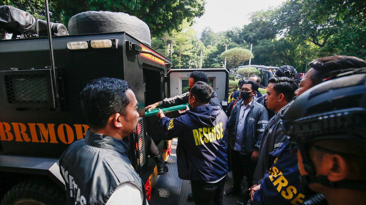 Barang Bukti Penggeledahan Rumah Mewah Sentul Dibawa ke Polda Metro Jaya