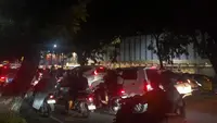 7 Jam Mencari Setitik Cahaya di Tengah Sumatra yang Gelap Gulita