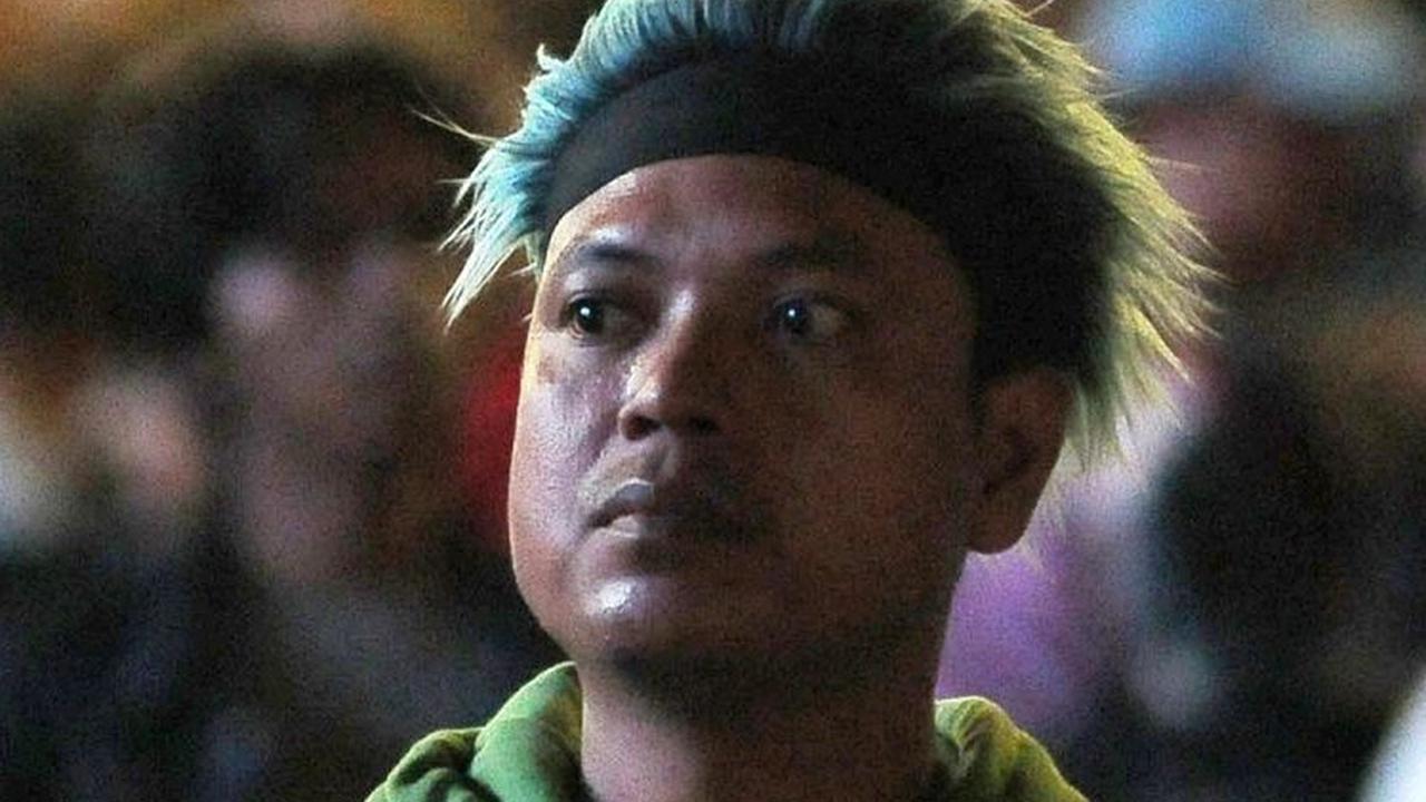 FOTO: Ragam Ekspresi dan Antusiasme Warga di Malam Puncak Perayaan Tahun Baru 2024 di Bundaran HI