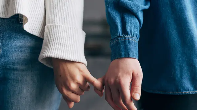 Ilustrasi Pasangan Private