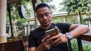 Dedi Kusnandar bercerita tentang kecintaan dirinya terhadap Persib Bandung yang sudah mendarah daging sejak jaman kecil. (Bola.com/Vitalis Yogi Trisna)