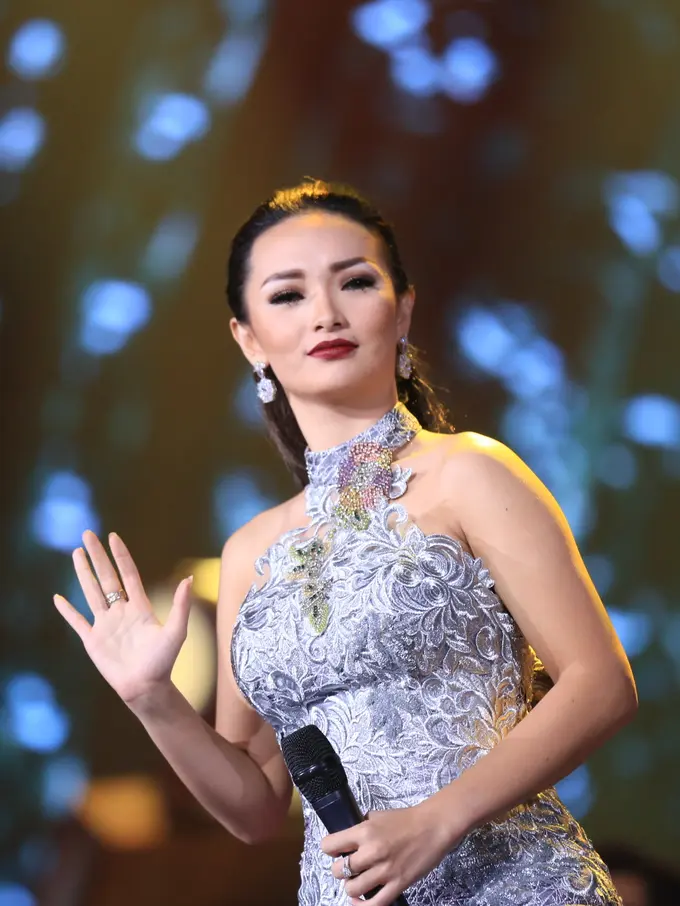 [Bintang] Zaskia Gotik
