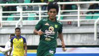 Gelandang Persebaya Surabaya, Ripal Wahyudi. (Aditya Wany/Bola.com)