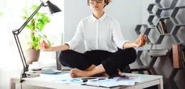 Pada generasi muda saat ini, yaitu Gen Z membawa perspektif baru. Mereka memilih untuk work life balance sebagai prioritas. [Dok/freepik.com/cookie_studio]