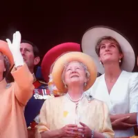 Potret Kenangan Lady Diana dan Ratu Elizabeth II (Sumber: Instagram/diana.princess.wales)