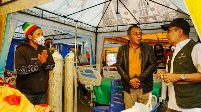 Pasien Gempa NTT Dirawat di Tenda, Pemerintah Siapkan RS Lapangan