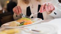 Makan salmon bantu agar langsing (Foto: Istock)