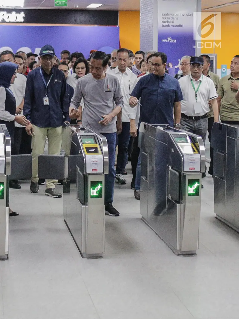 Resmikan MRT, Begini Gaya Santai Jokowi