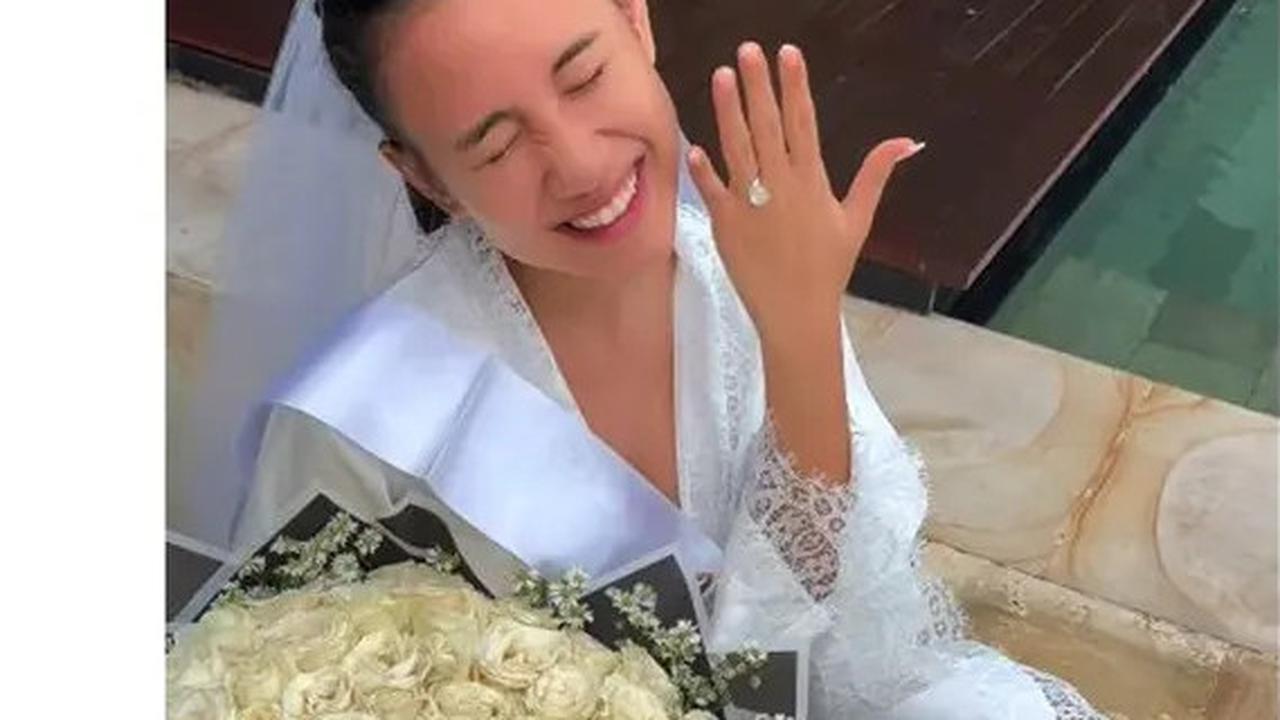 7 Potret Kejutan Manis Bridal Shower Shenina Cinnamon dari Dua Sahabatnya di Bali, Sederhana Penuh Makna