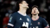 Lionel Messi gagal membawa Paris Saint-Germain (PSG) meraup poin penuh kala menjamu Nice dalam partai pekan ke-16 Ligue 1 2021/2022 di Stadion Parc des Princes, Kamis (2/12/2021). (AP/Thibault Camus)