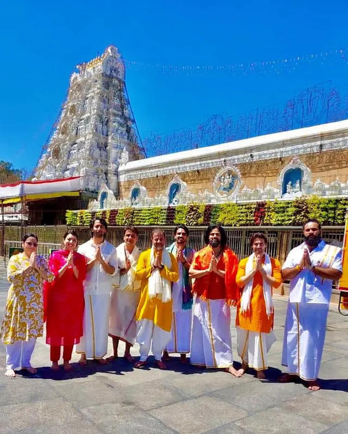 6 Potret Reuni Pemain Mahabharata, Shaheer Sheikh hingga Sourabh Raaj Jain Bikin Nostalgia