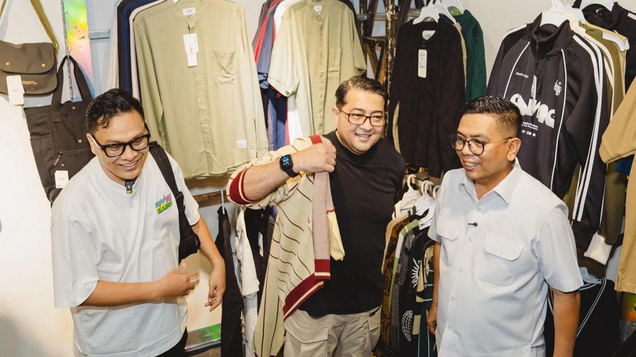 Menteri Ekonomi Kreatif/Kepala Badan Ekonomi Kreatif (Ekraf), Teuku Riefky Harsya, menutup Banten Creative Fest (BCF) Ramadan 2026 di Alun-Alun Barat Kota Serang
