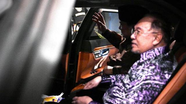 Momen Prabowo dan PM Malaysia Anwar Ibrahim Satu Mobil Menuju Lanud Halim Perdanakusuma