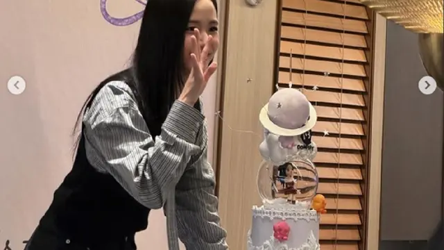 Potret Jisoo BLACKPINK Ultah ke-31, Traktir 103 Fans di Restoran Hotpot